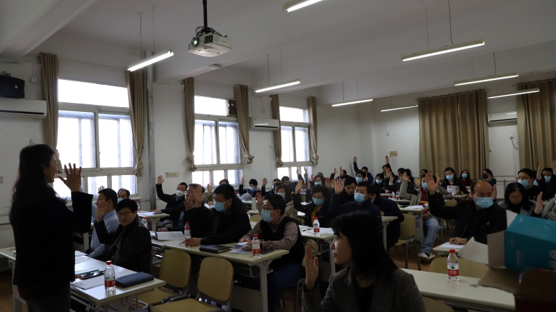 1647855123436389.jpg 公海贵宾会官网第五届教职工代表大会第六次会议顺利召开-3.jpg