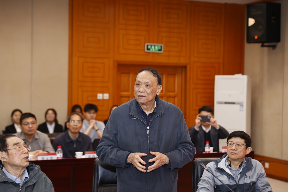 1745289945958331.jpg 老教授代表余永宁发言_副本.jpg